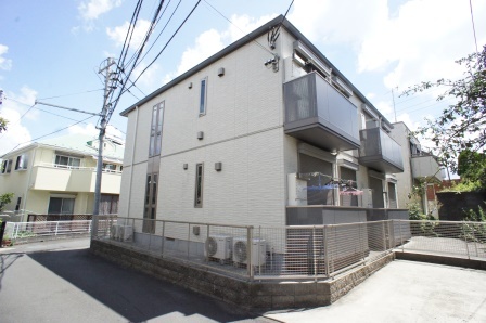 建物外観　「読売ランド前駅」より徒歩７分の物件です！