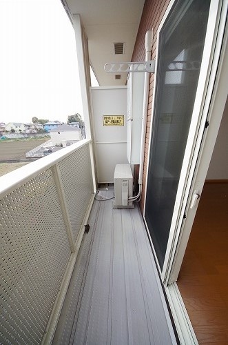 バルコニー　類似室内