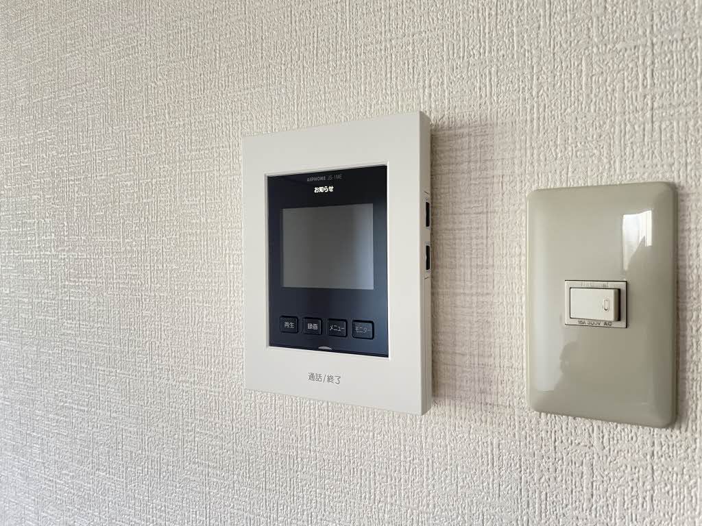 セキュリティ　ＴＶカラーモニターホン採用でセキュリティも安心ですね