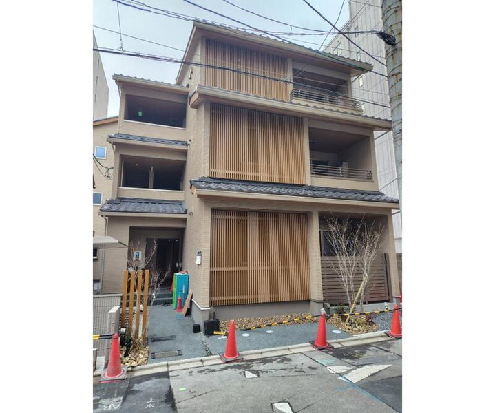 地下鉄東西線 二条城前駅 徒歩4分 築1年