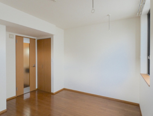 居室・リビング　★明るいフローリングの角部屋です★