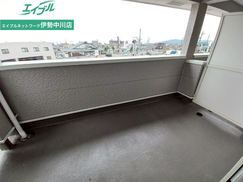 バルコニー　同物件別室反転タイプ画像
