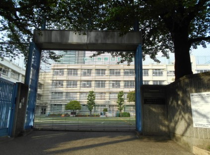 小学校　目黒区立菅刈小学校（小学校）まで70m