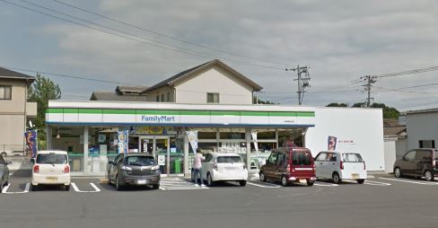 コンビニ　ファミリーマート（コンビニ）まで1318m