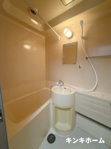 バス・シャワールーム　写真は別のお部屋です。現況優先ください。