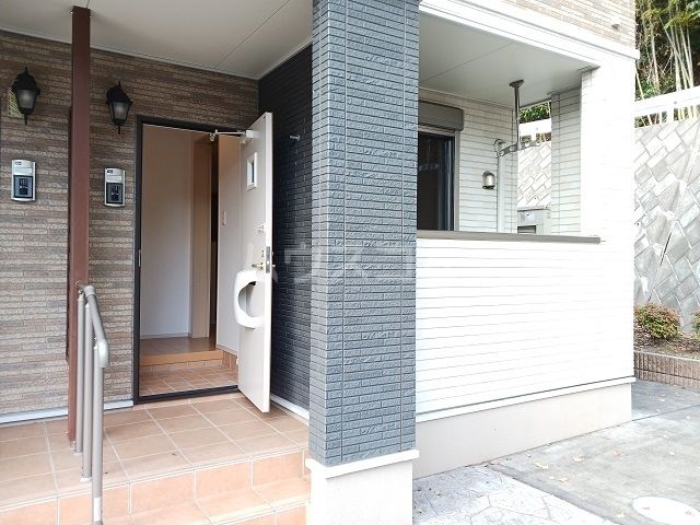 フォレスト ヴィラ Yの玄関写真