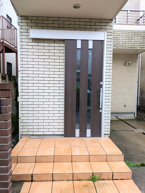 エントランス　玄関です♪