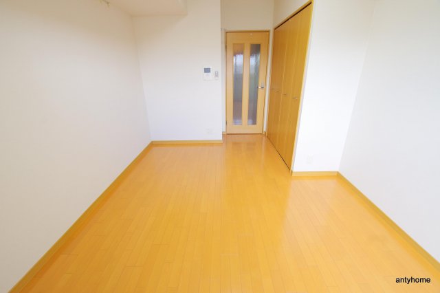 ONEROOFFLATTENJINBASHIの内装写真