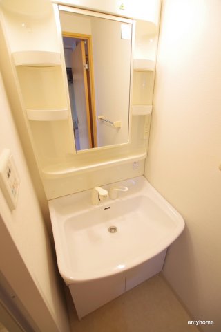 ONEROOFFLATTENJINBASHIの内装写真