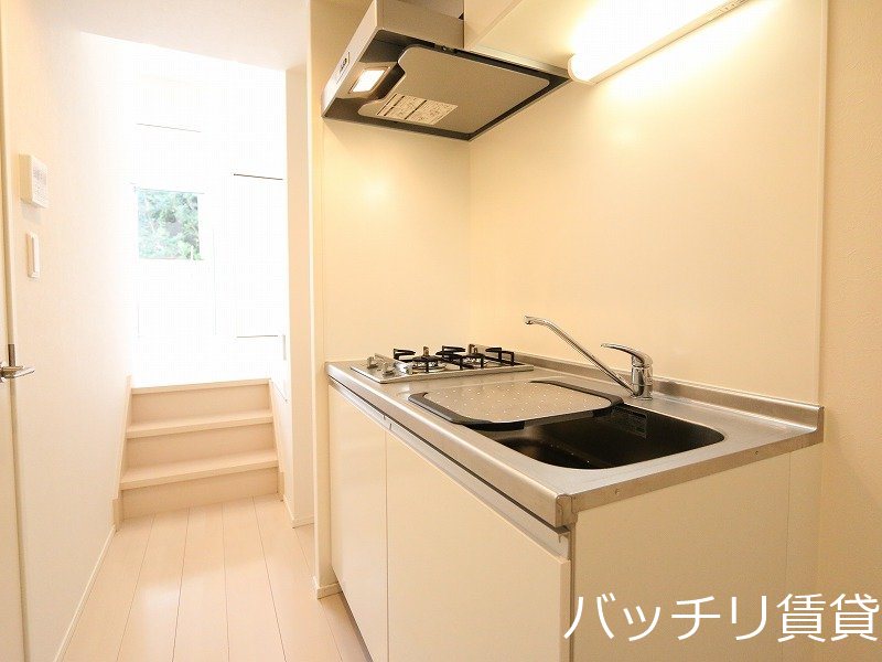 キッチン　別号室タイプの為、現状を優先致します。