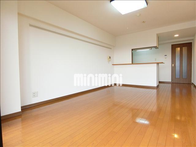 居室・リビング　５階角部屋です。