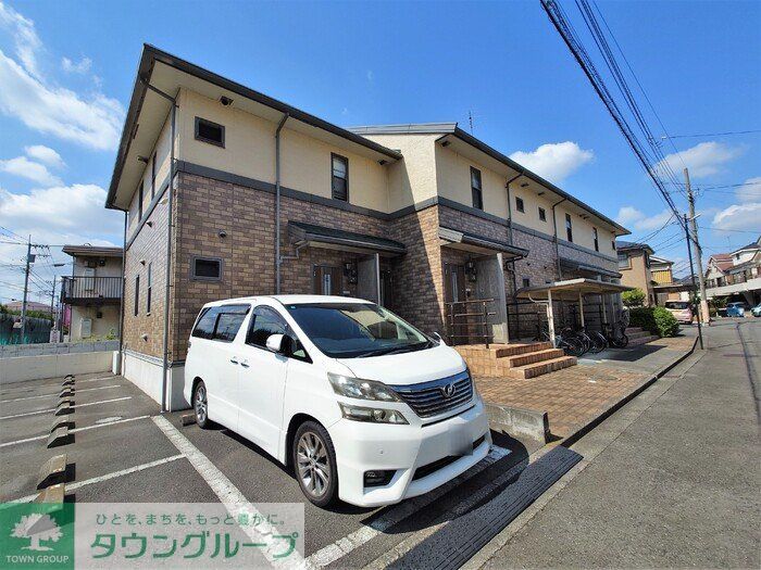 建物外観　駐車場