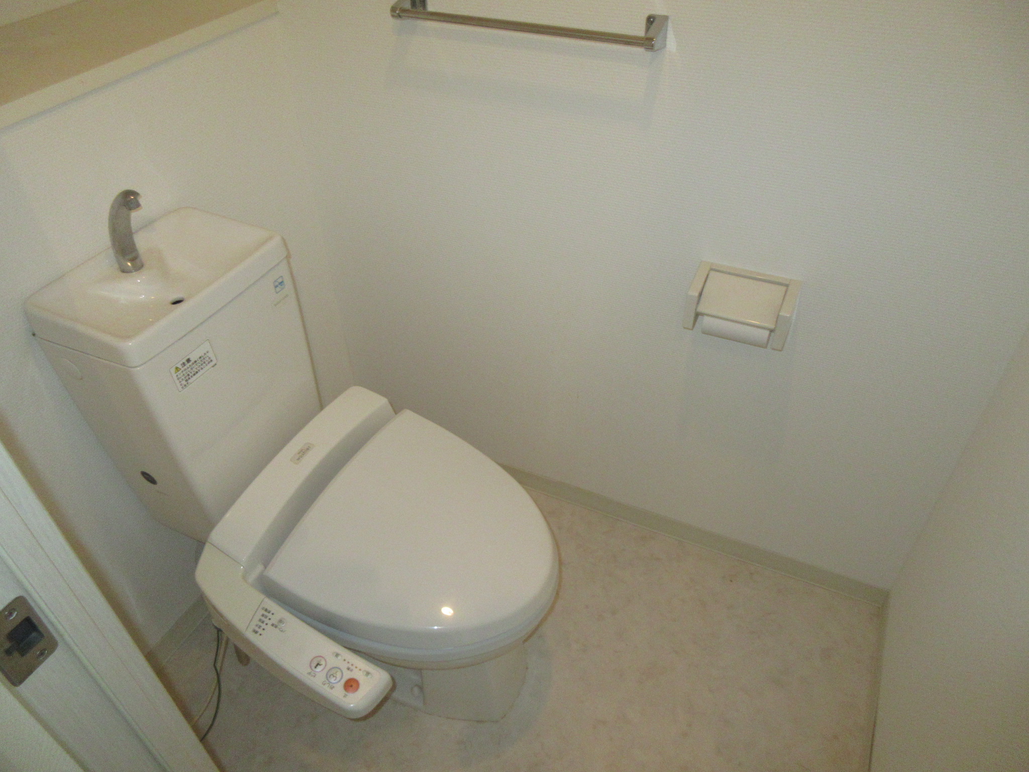ＪＲ阪和線 美章園駅 徒歩5分 6階建 築22年のトイレ写真