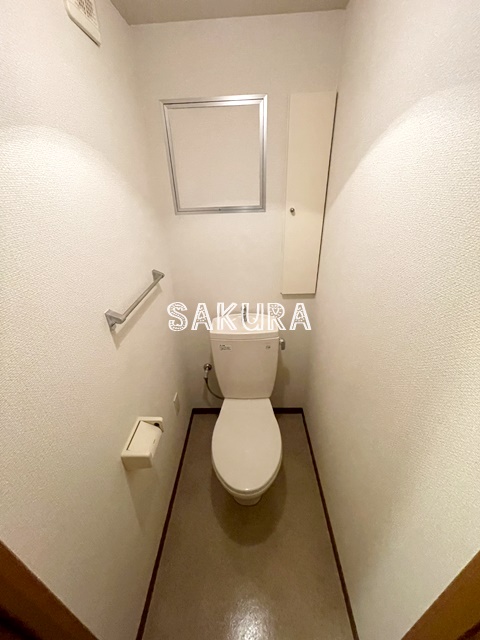 トイレ　落ち着いた色調のトイレです♪