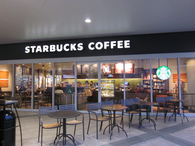 飲食店　スターバックスコーヒーイオン板橋店（飲食店）まで445m