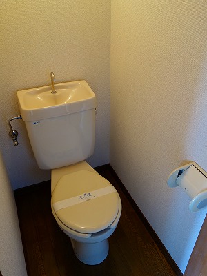 ＪＲ本四備讃線 児島駅 徒歩8分 2階建 築35年のトイレ写真