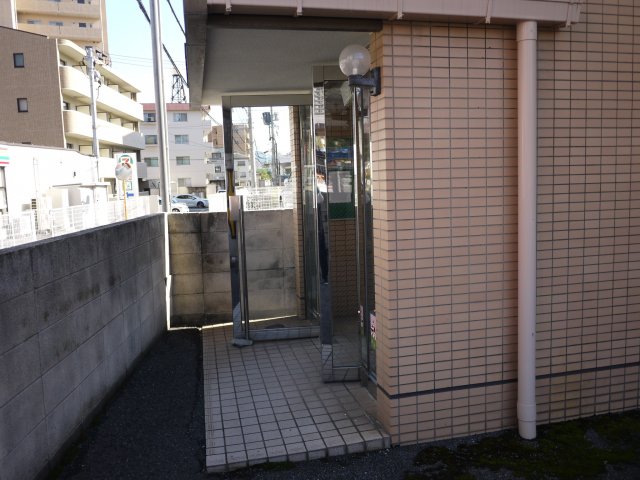 【ハイツ矢賀新町Iのエントランス】