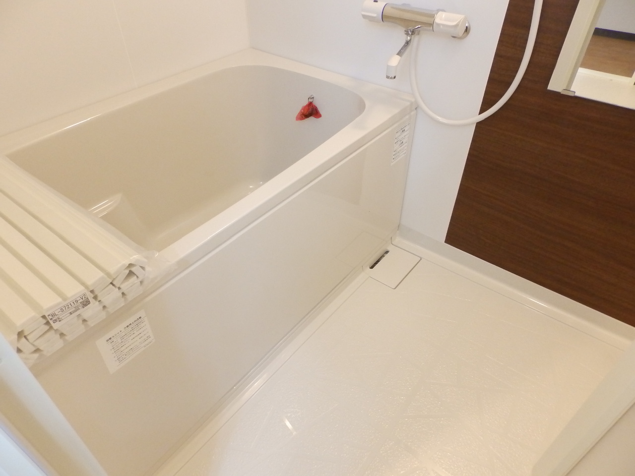 バス・シャワールーム　まだまだ綺麗です