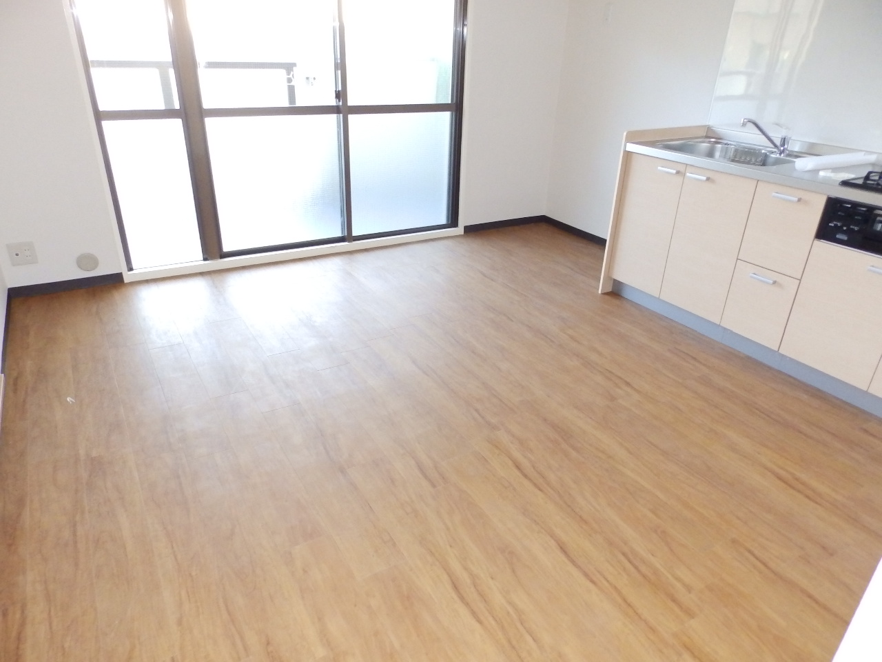 居室・リビング　室内オールフローリング