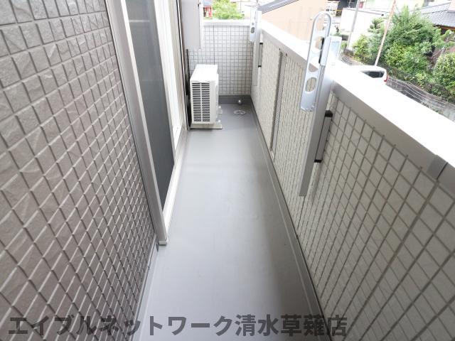 【静岡市清水区七ツ新屋のアパートのバルコニー】