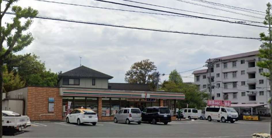 コンビニ　セブンイレブン（コンビニ）まで1683m