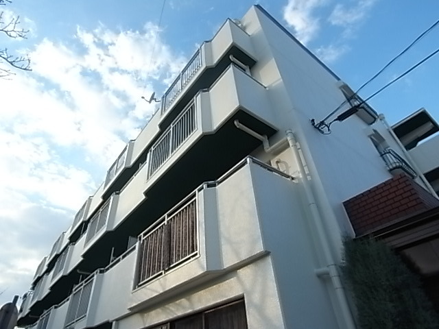 尼崎市額田町のマンションの建物外観