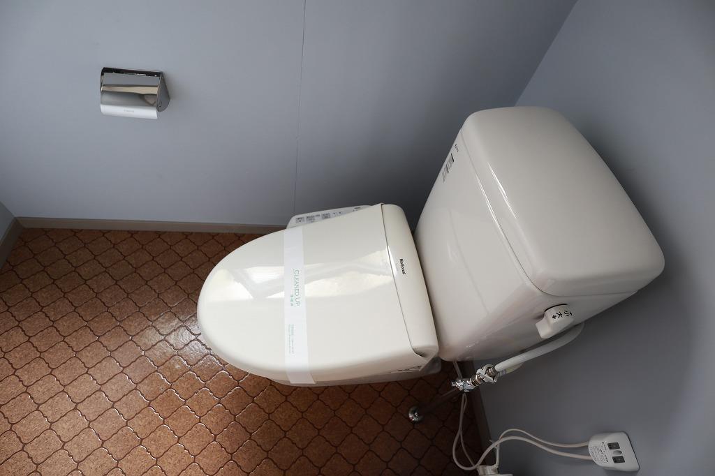 トイレ　ウォシュレット付きです。