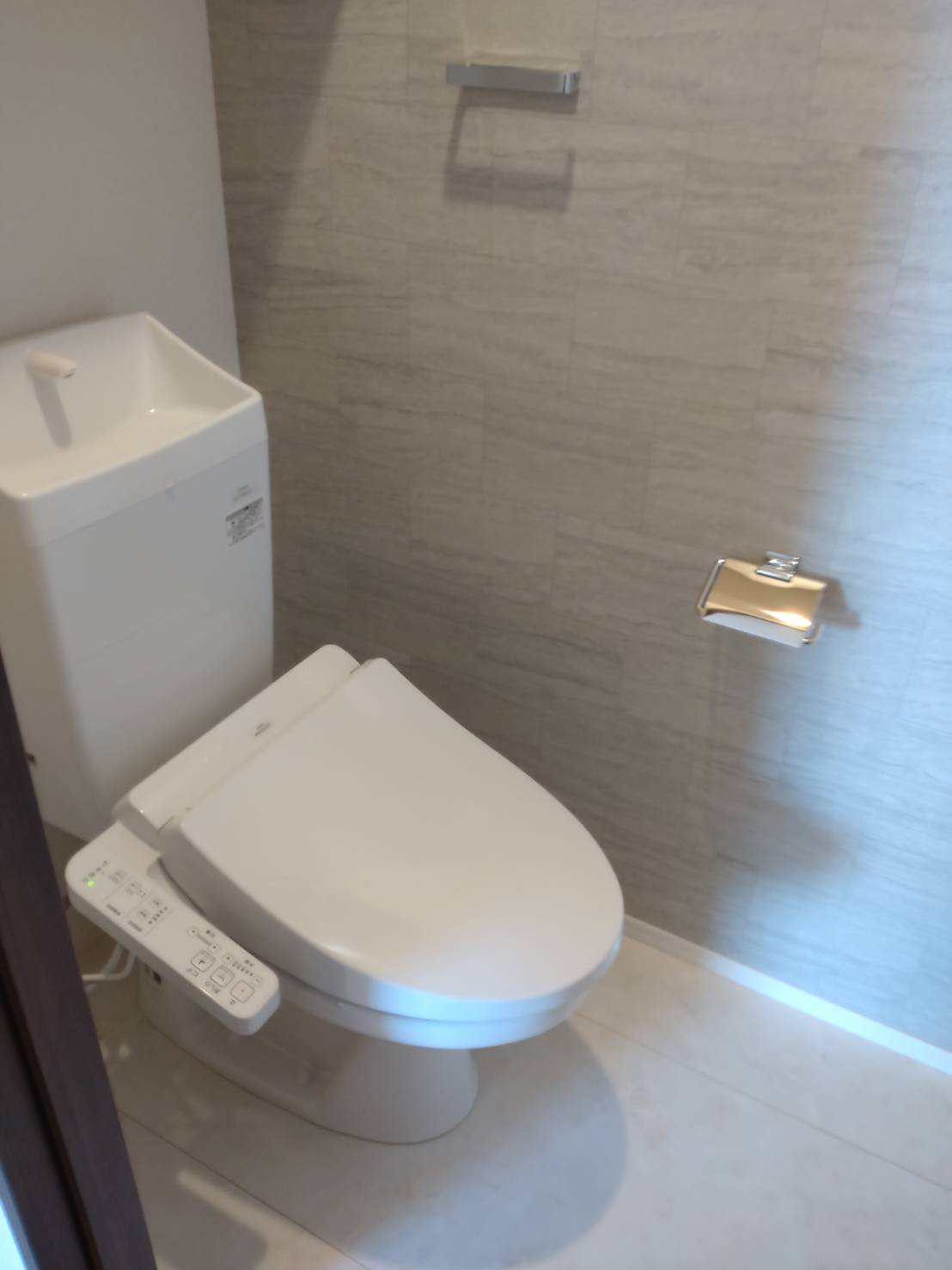 新潟市中央区 2階建 築3年のトイレ写真