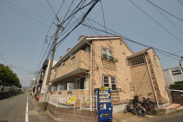 ティーガー新和町の建物外観