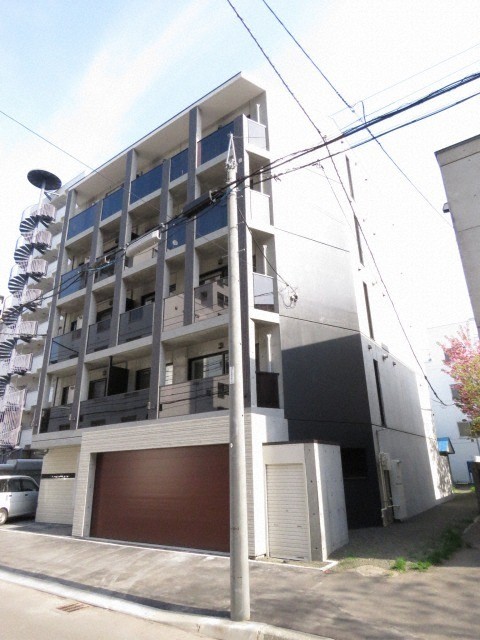 北海道札幌市中央区大通西２１（マンション）の賃貸物件の外観