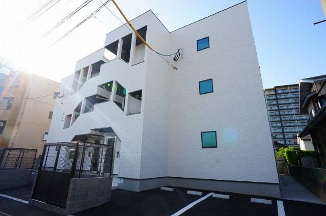 福岡市博多区東平尾のアパートの建物外観