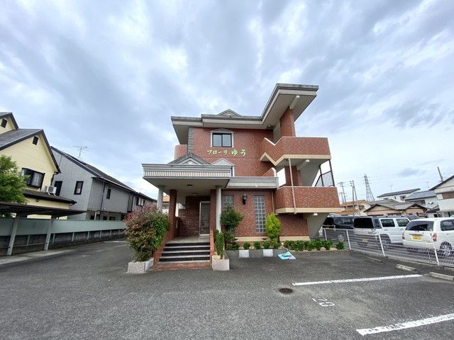 【和歌山市小雑賀のマンションの駐車場】