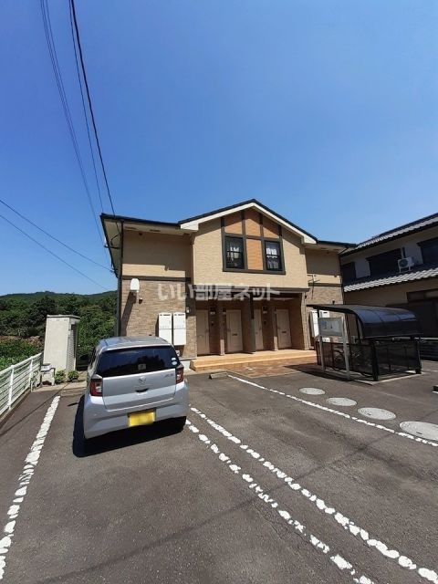 西条市小松町妙口のアパートの建物外観