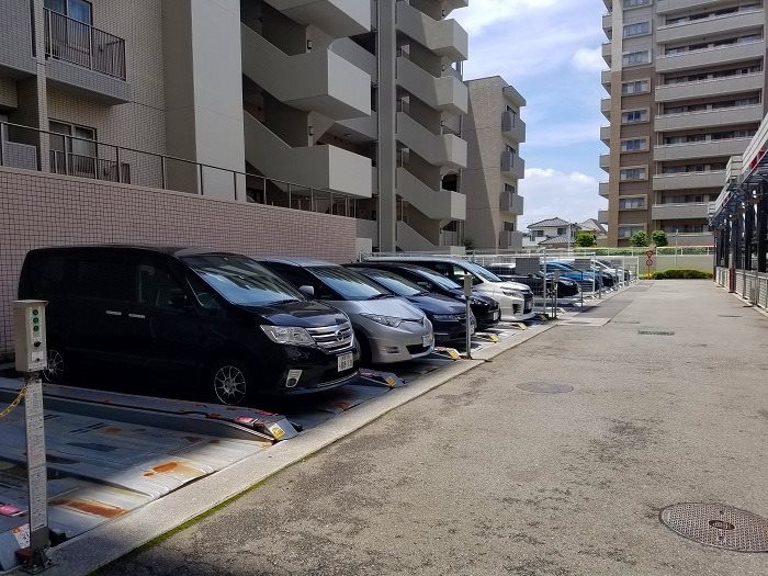 【立川市富士見町のマンションの駐車場】