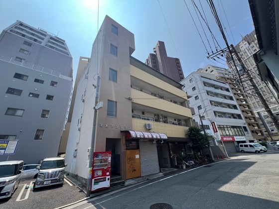 【広島市中区田中町のマンションの建物外観】