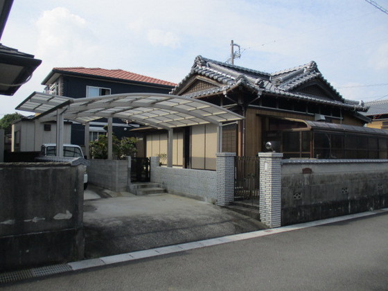 小林町一戸建の建物外観