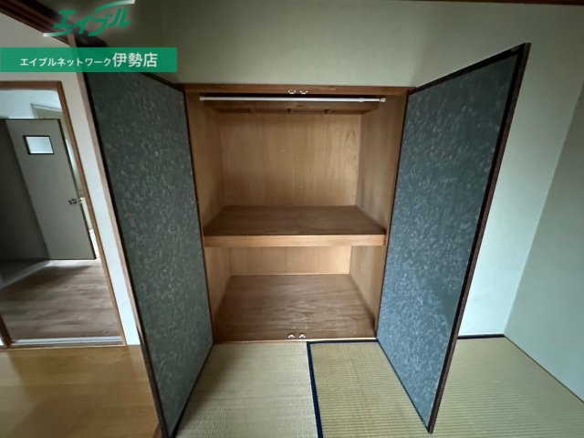 収納　同型参考写真