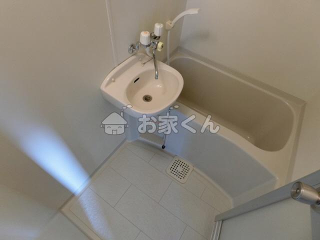 バス・シャワールーム　バスルーム