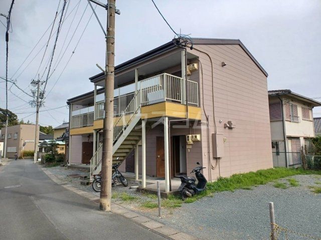 磐田市見付のアパートの建物外観