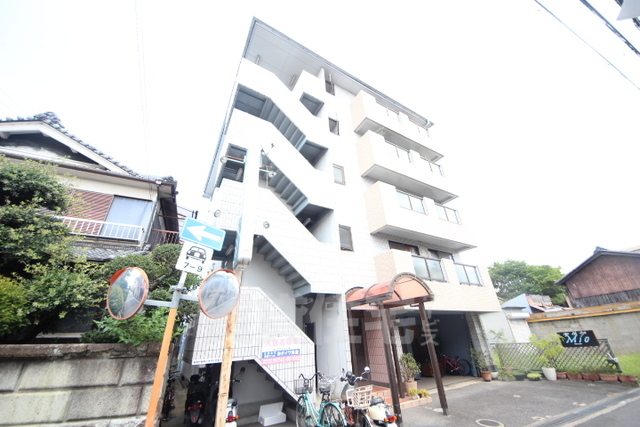 大和郡山市昭和町のマンションの建物外観