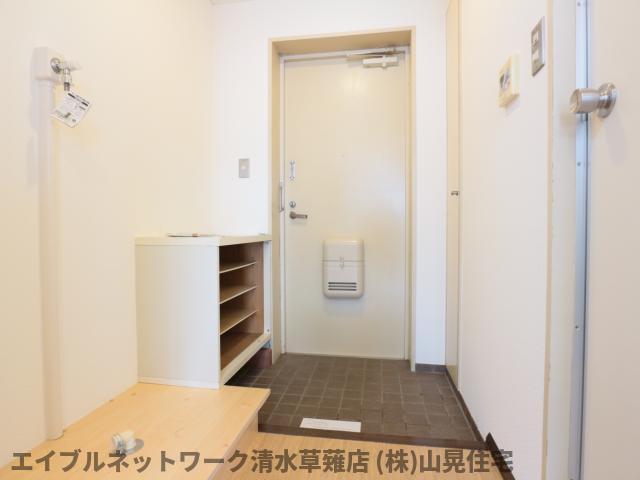 【静岡市清水区草薙杉道のマンションの玄関】