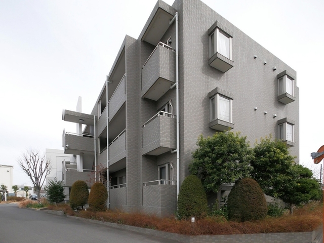 練馬区高松のマンションの建物外観