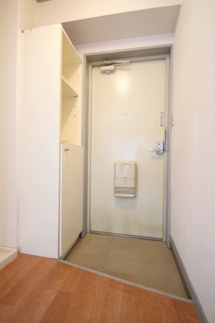 玄関　同物件別室です。