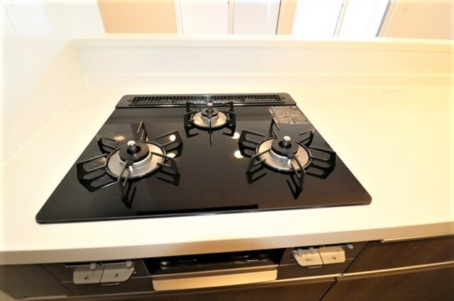 キッチン　３口ガスコンロ