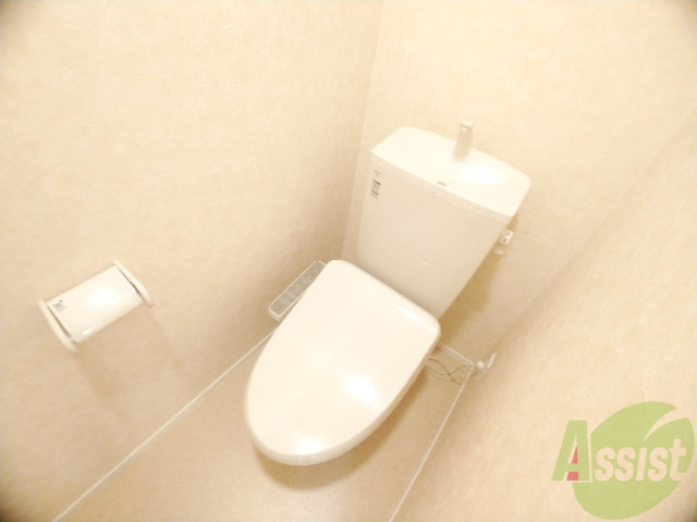 トイレ　トイレは綺麗でウォッシュレットも付いて快適にお使い頂けます。