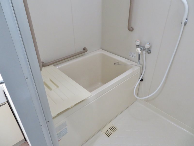 バス・シャワールーム　バスルーム　追い焚き付きです