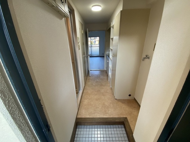 玄関　※現況を優先します。