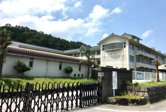 中学校　米原市立河南中学校（中学校）まで1772m
