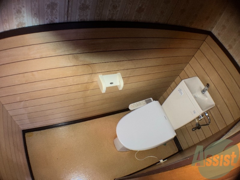 トイレ　トイレは温水洗浄便座付きなので、使いやすいですね。