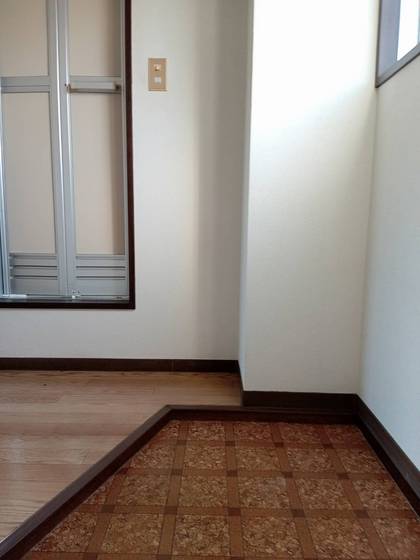 玄関　※別号室の写真です。